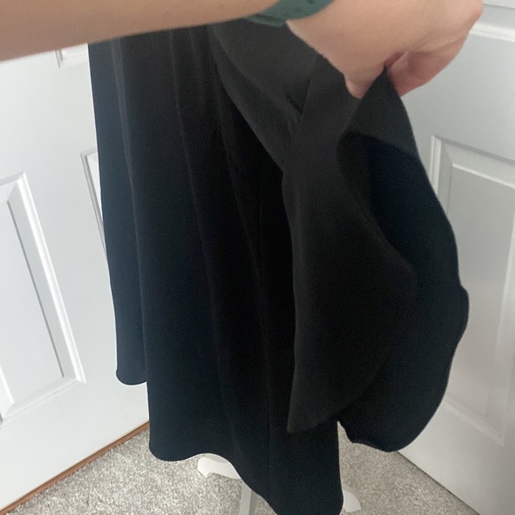 Great black dress with 3/4 bell sleeves - Picture 3 of 6